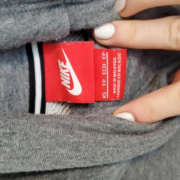 Nike gray sweatshirt with kangaroo pocket and extra zipper pocket XS - Picture 7 of 13